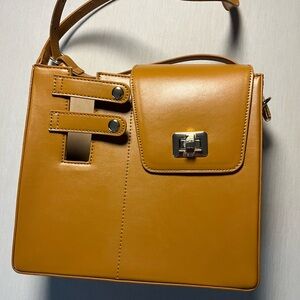Behaesty Tan Leather Crossbody Bag w/ Cup Holder & Wallet Storage NWOT